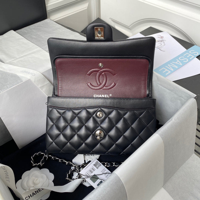Anum Bags Detail