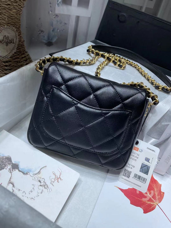 Anum Bags Detail