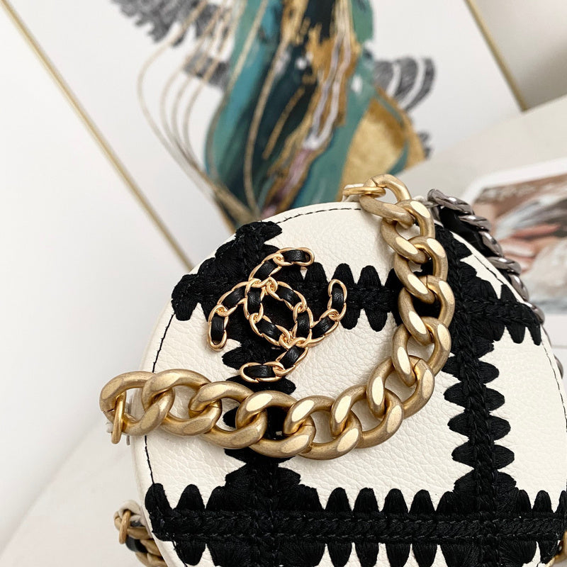 Anum Bags Detail