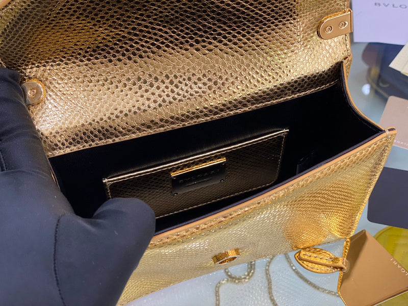 Anum Bags Detail