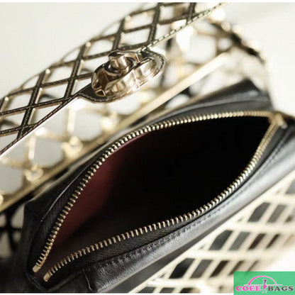 Anum Bags Detail