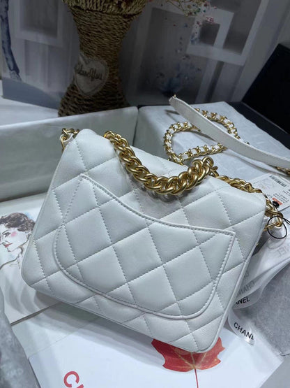 Anum Bags Detail