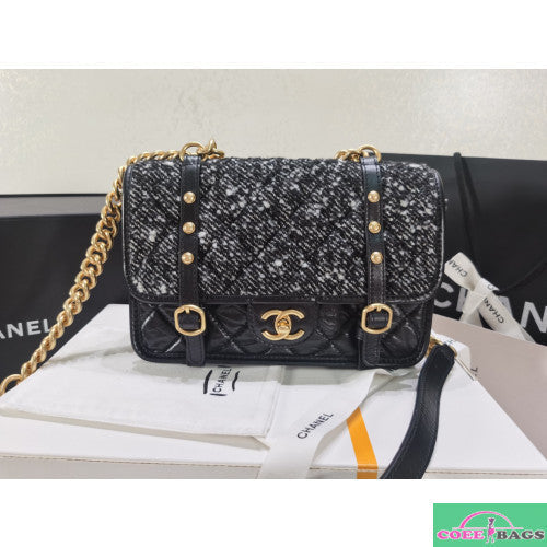 Anum Bags Detail