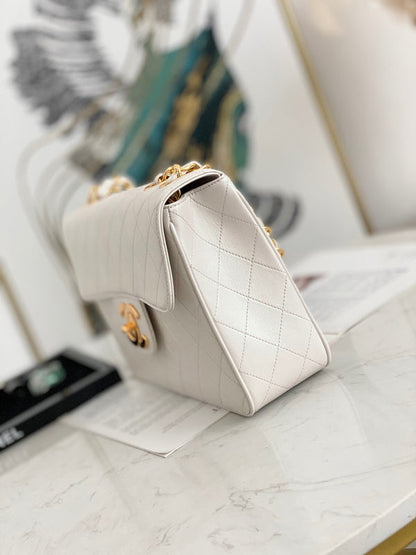 Anum Bags Detail
