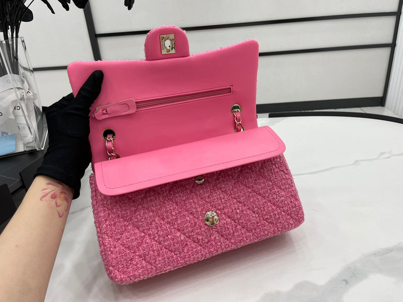 Anum Bags Detail