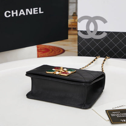 Anum Bags Detail