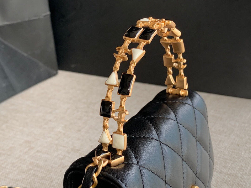 Anum Bags Detail