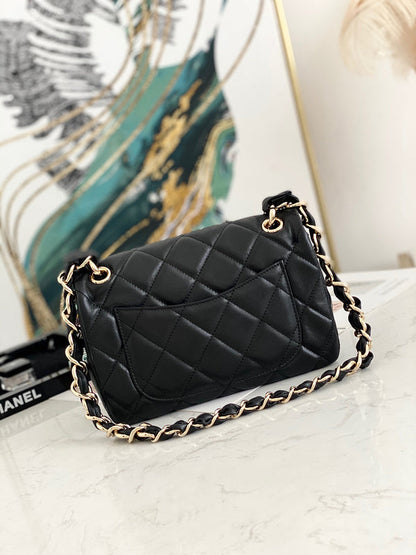 Anum Bags Detail