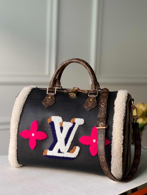 Anum Bags Detail