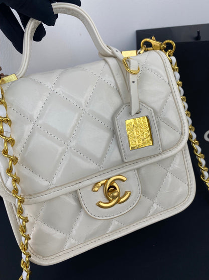 Anum Bags Detail