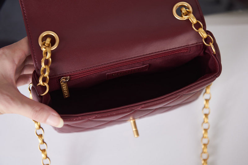 Anum Bags Detail