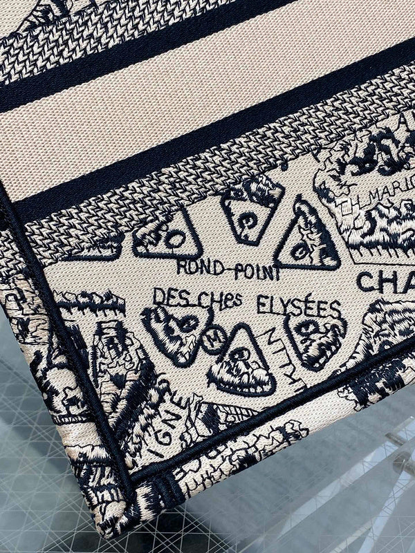 Anum Bags Detail