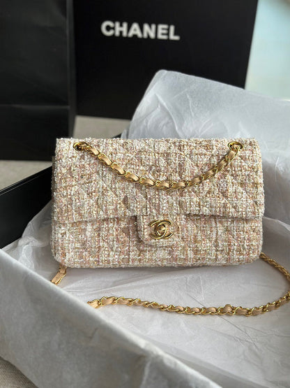Anum Bags Detail