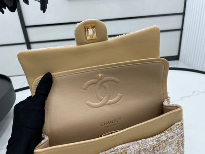 Anum Bags Detail