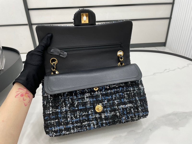Anum Bags Detail