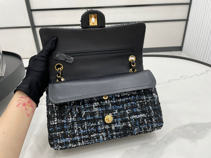 Anum Bags Detail