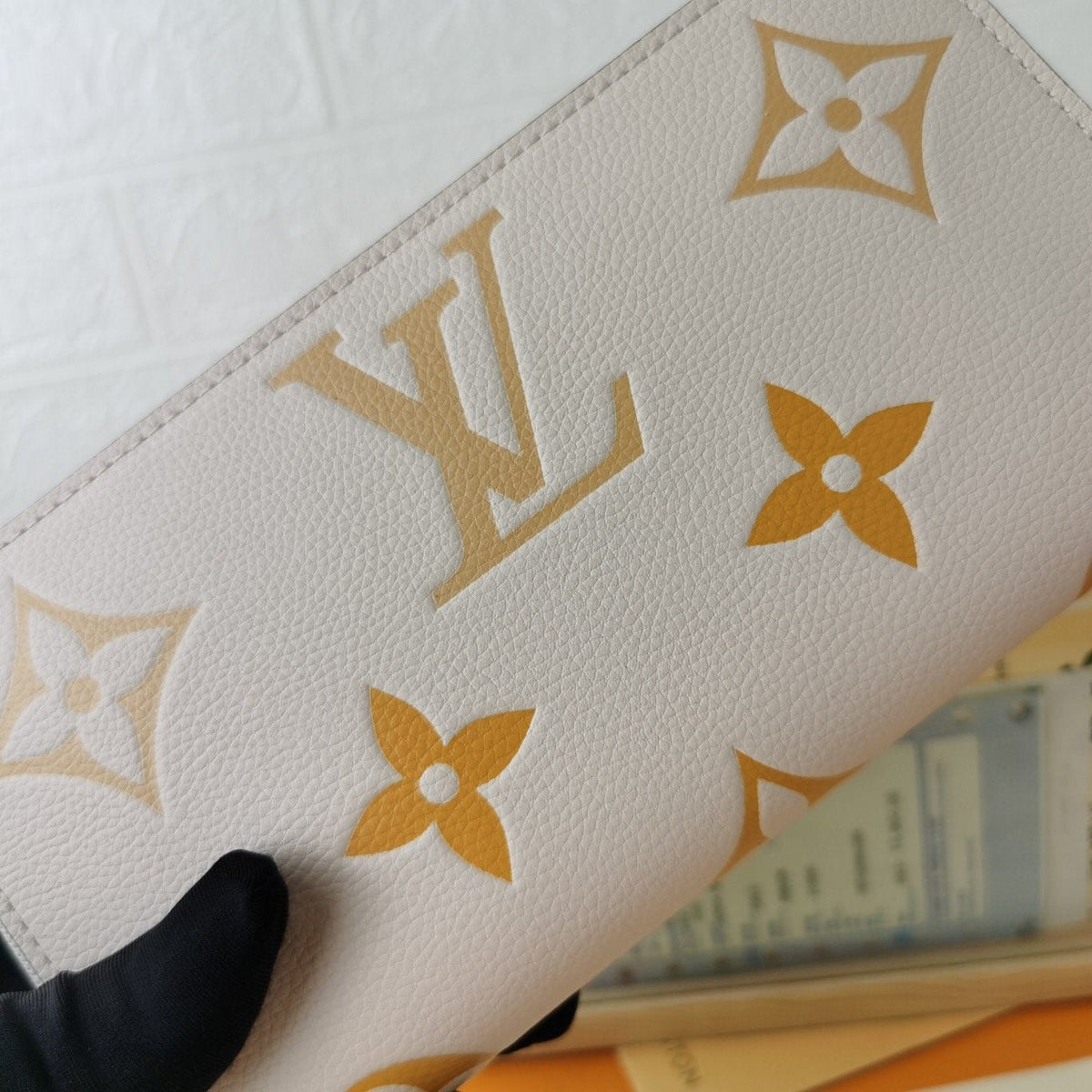 Anum Bags Detail