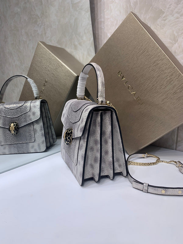 Anum Bags Detail
