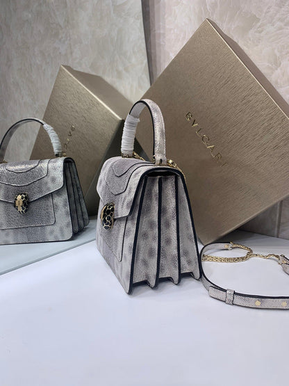 Anum Bags Detail