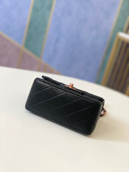 Anum Bags Detail