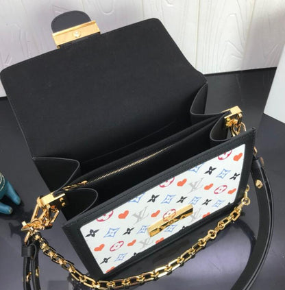 Anum Bags Detail