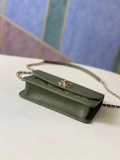 Anum Bags Detail