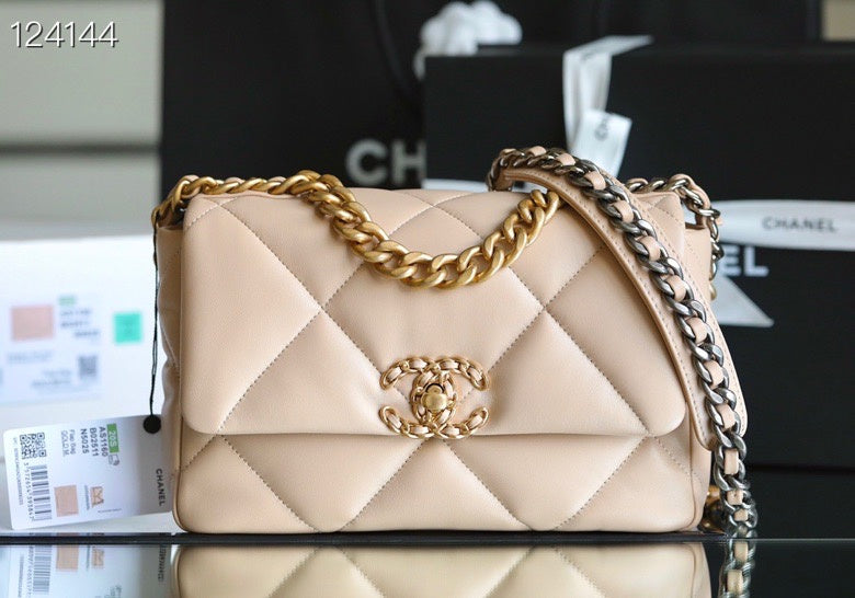 Anum Bags Detail