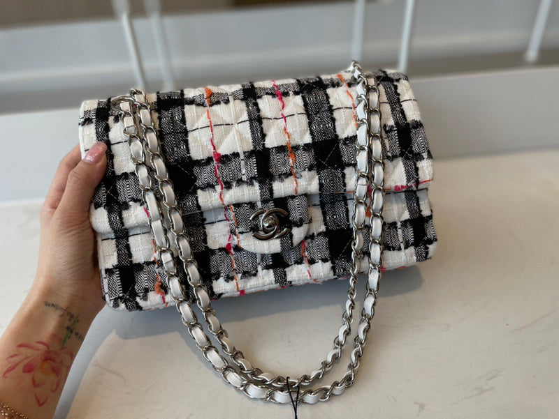 Anum Bags Detail