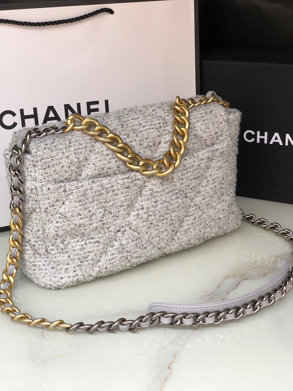 Anum Bags Detail
