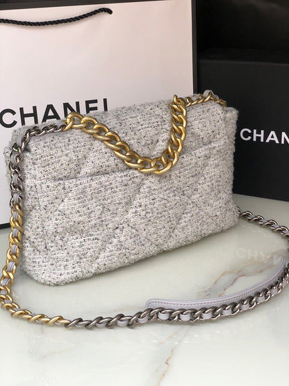 Anum Bags Detail