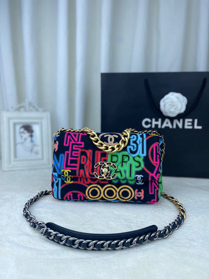 Anum Bags Detail