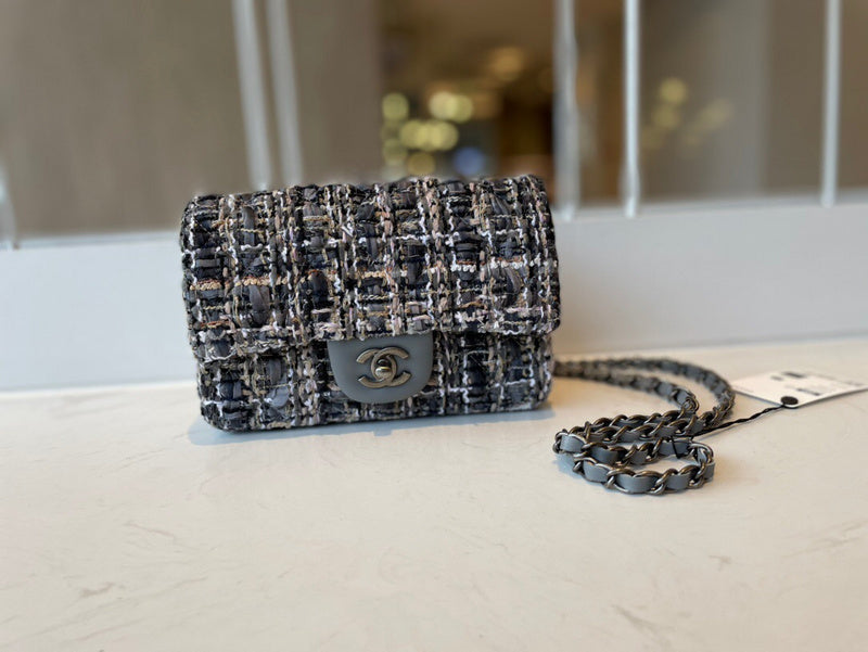 Anum Bags Detail