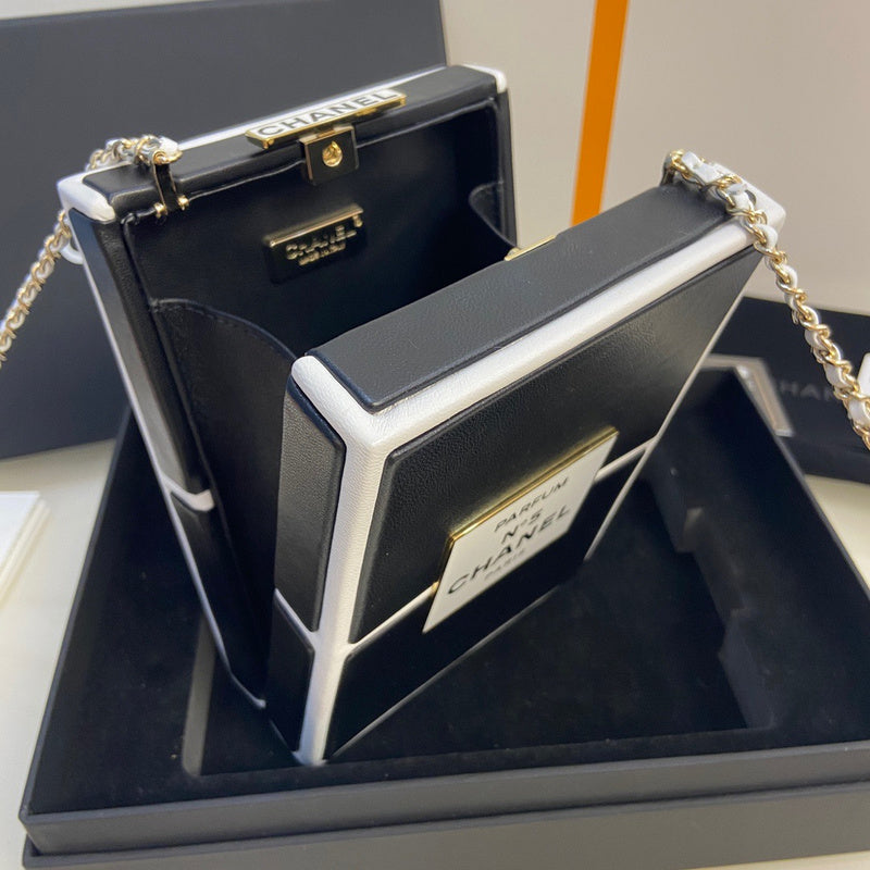 Anum Bags Detail
