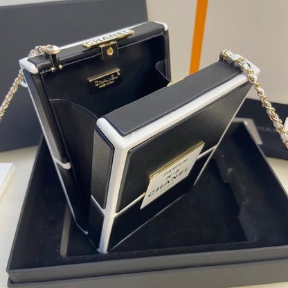 Anum Bags Detail