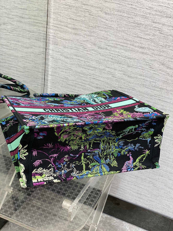 Anum Bags Detail
