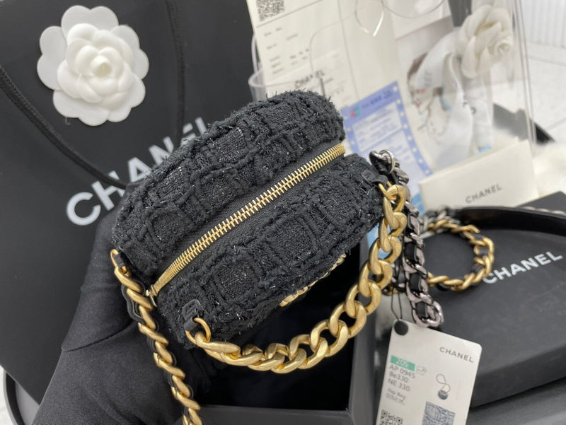 Anum Bags Detail