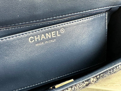 Anum Bags Detail