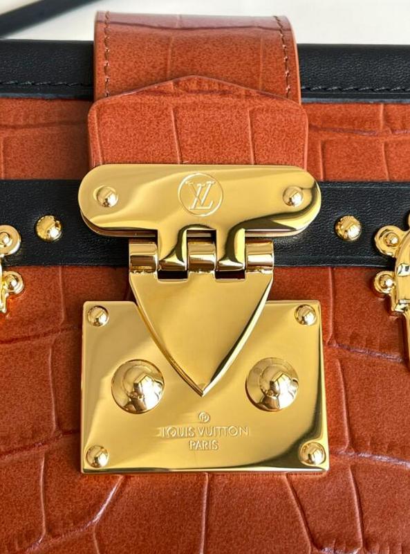 Anum Bags Detail