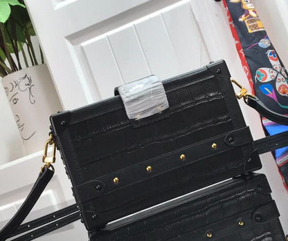 Anum Bags Detail