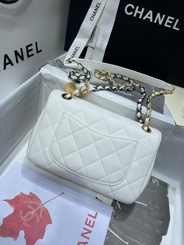 Anum Bags Detail