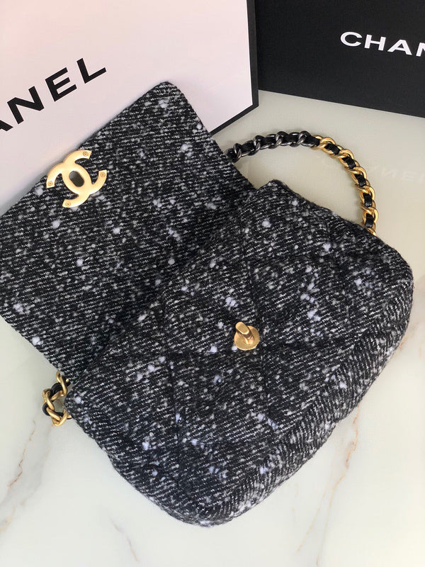 Anum Bags Detail