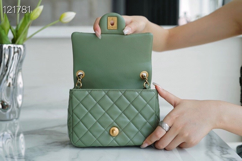 Anum Bags Detail