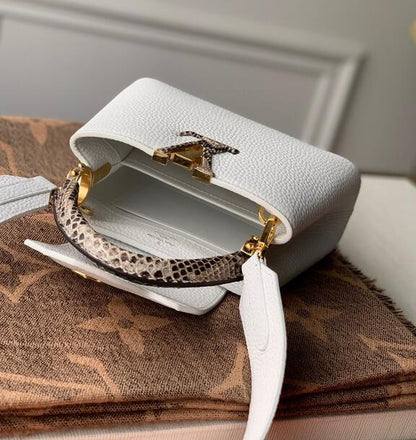 Anum Bags Detail