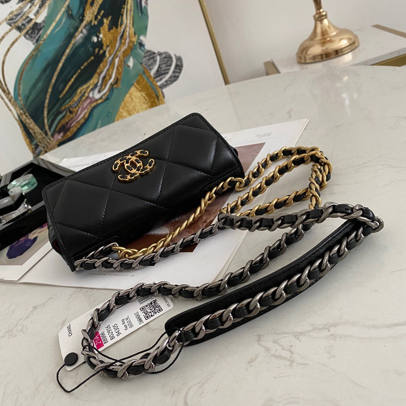 Anum Bags Detail