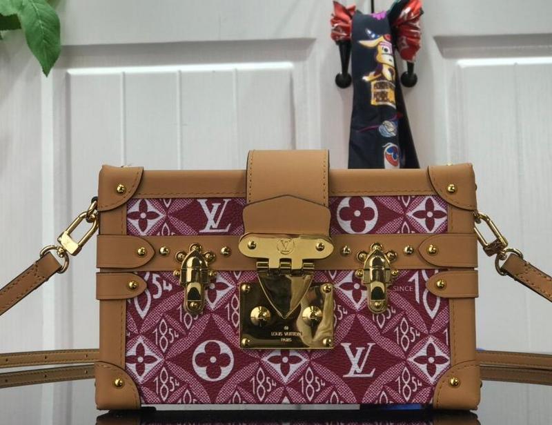 Anum Bags Detail