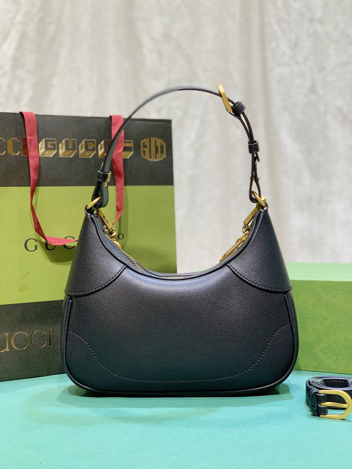 Anum Bags Detail