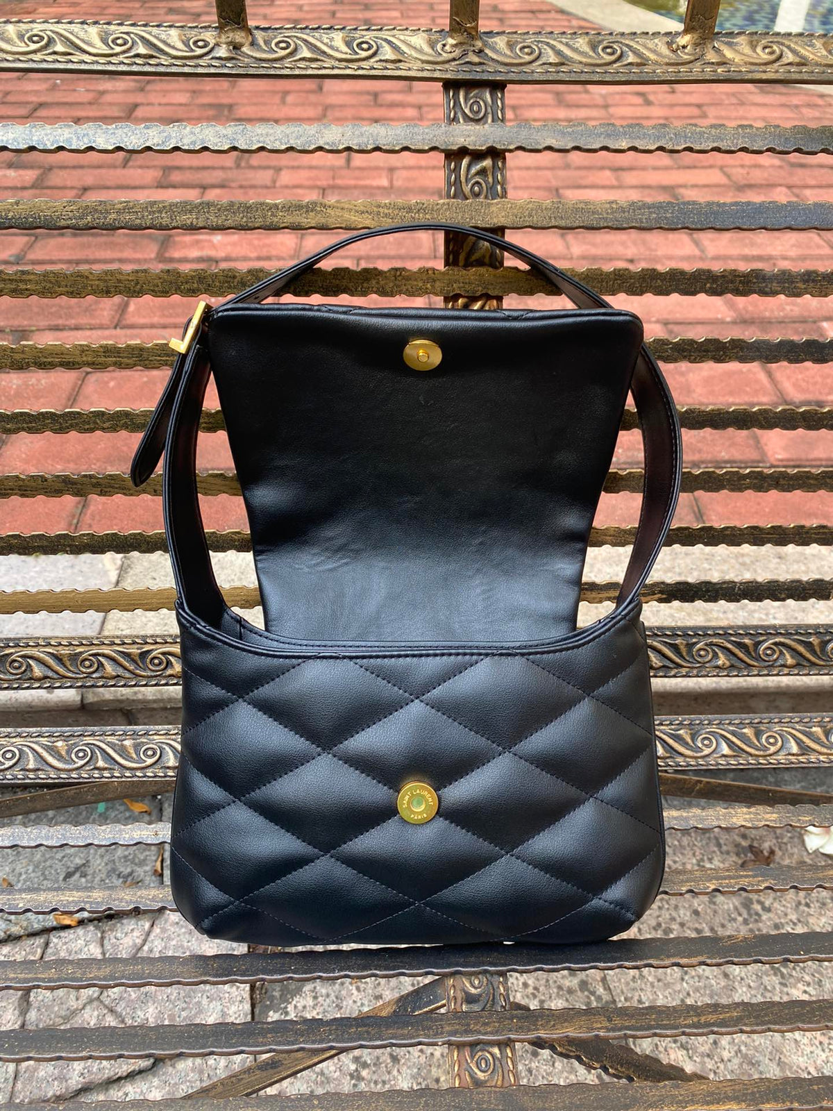 Anum Bags Detail