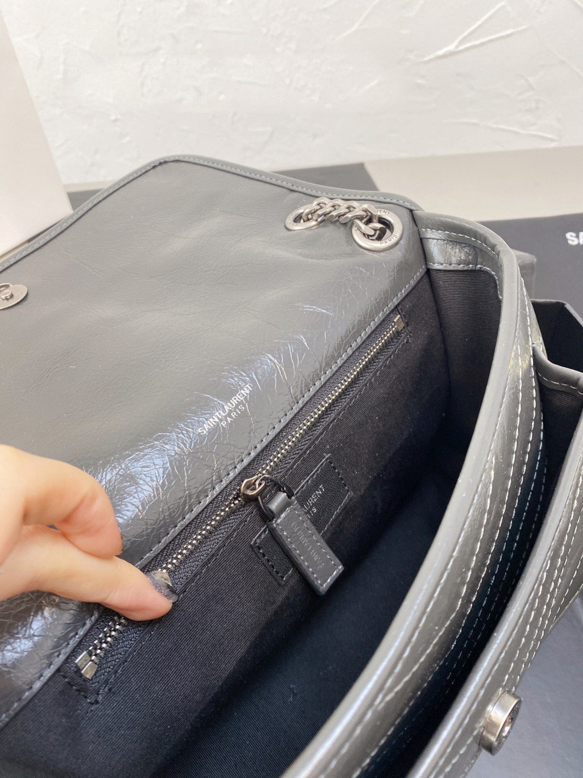 Anum Bags Detail