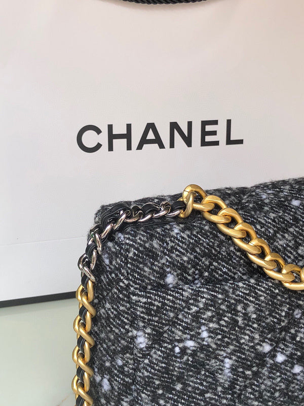 Anum Bags Detail