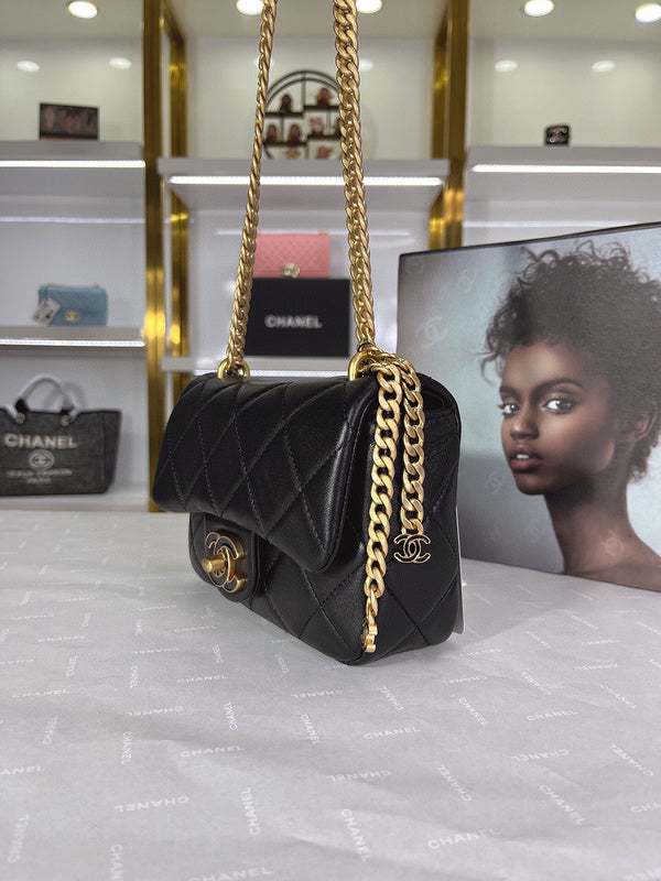 Anum Bags Detail